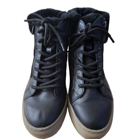 Cougar Dubliner Waterproof lace-up ankle boot with plush faux-fur collar - Picture 2 of 10